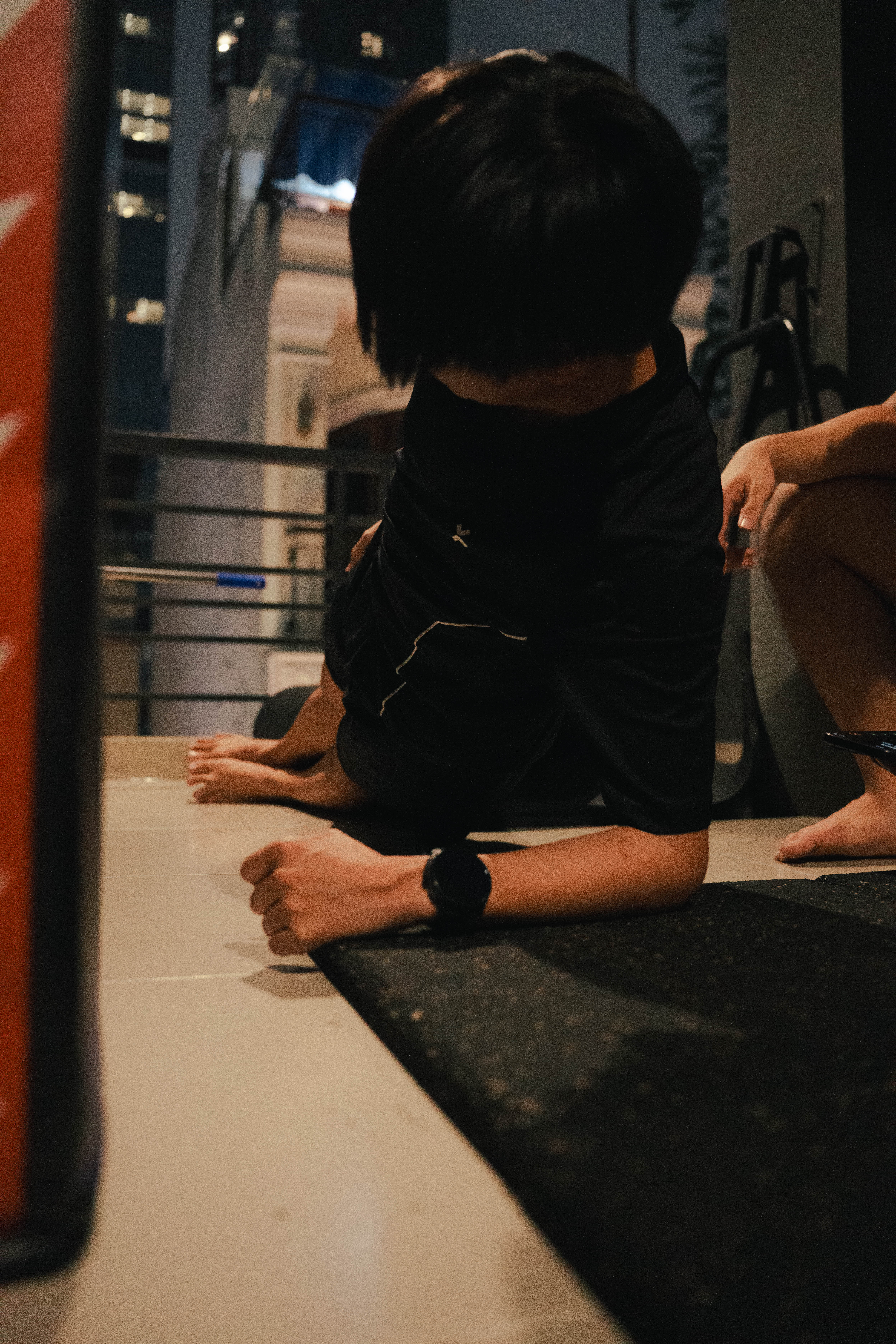 Choiee student doing the side plank test